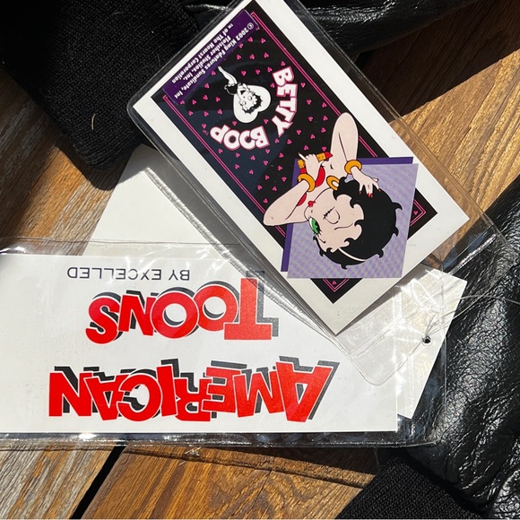 Betty Boop Ladies Leather Jacket - Black and Red - Picture 5 of 5